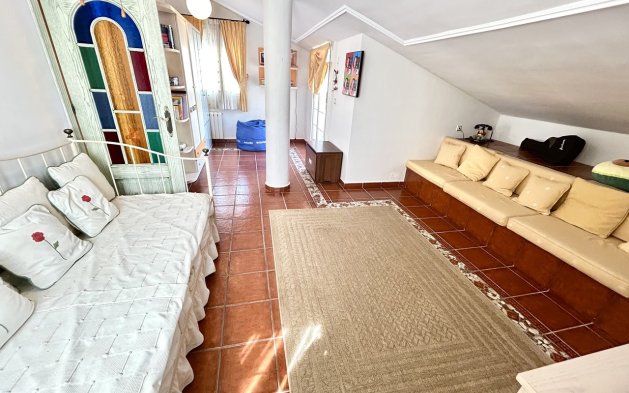 Resale - Villa - Torrevieja