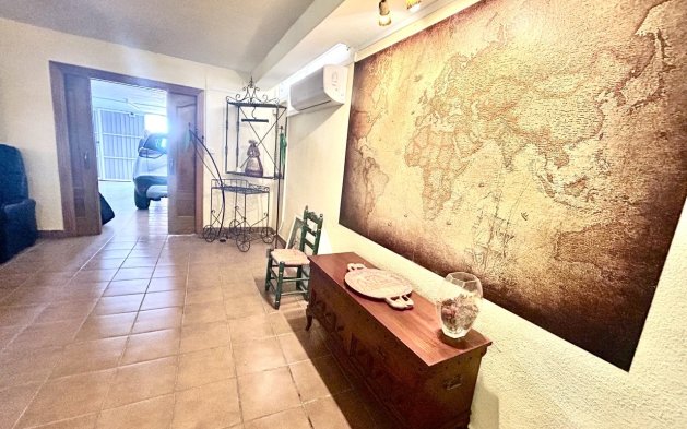 Resale - Villa - Torrevieja