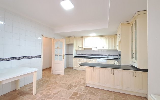 Resale - Apartment / flat - Torrevieja