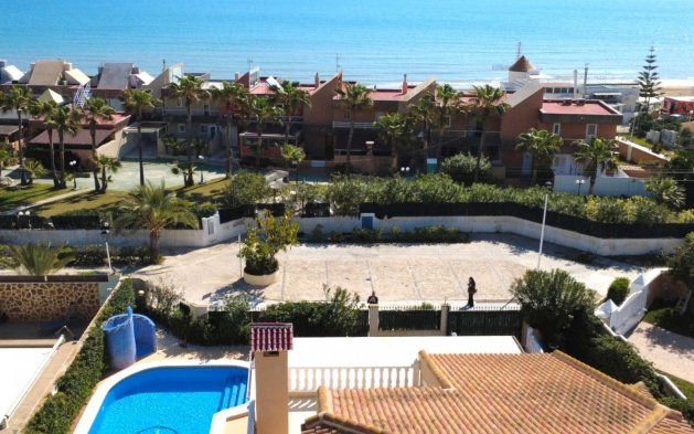 Resale - Villa - Torrevieja - Torrelamata - La Mata