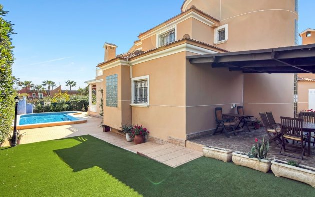 Resale - Villa - Torrevieja - Torrelamata - La Mata