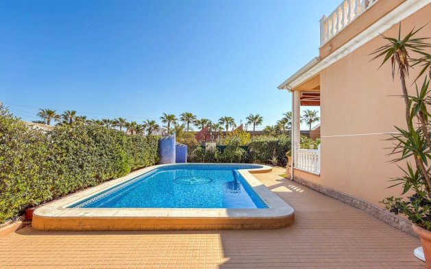 Resale - Villa - Torrevieja - Torrelamata - La Mata