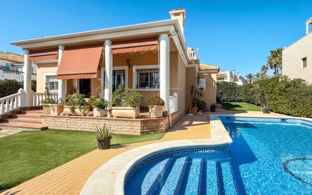 Resale - Villa - Torrevieja - Torrelamata - La Mata