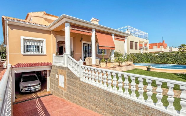 Resale - Villa - Torrevieja - Torrelamata - La Mata