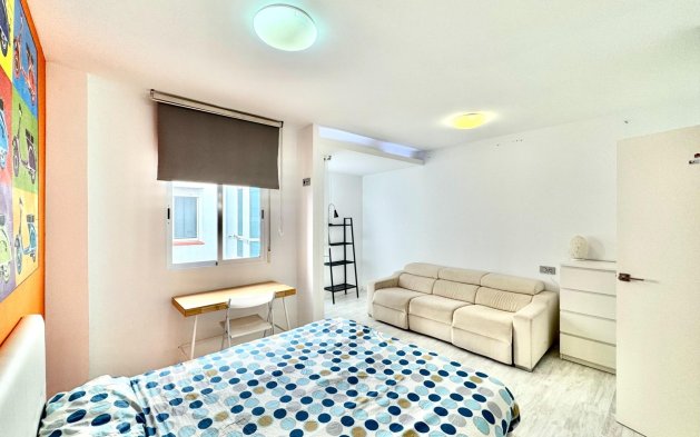 Resale - Apartment / flat - Torrevieja - Estacion de autobuses