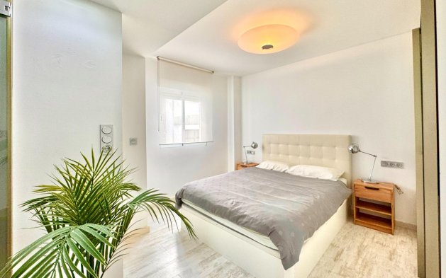 Resale - Apartment / flat - Torrevieja - Estacion de autobuses