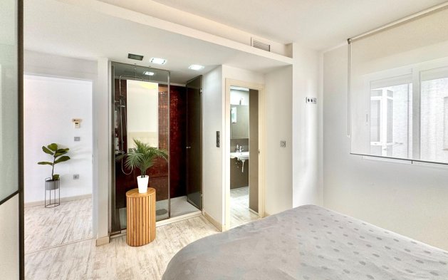 Resale - Apartment / flat - Torrevieja - Estacion de autobuses