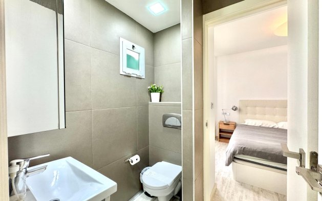 Resale - Apartment / flat - Torrevieja - Estacion de autobuses