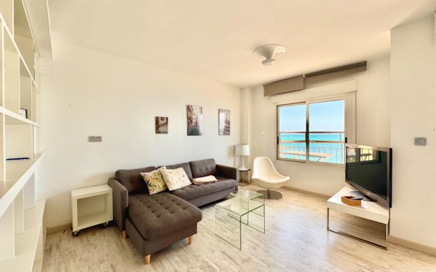 Resale - Apartment / flat - Torrevieja - Estacion de autobuses