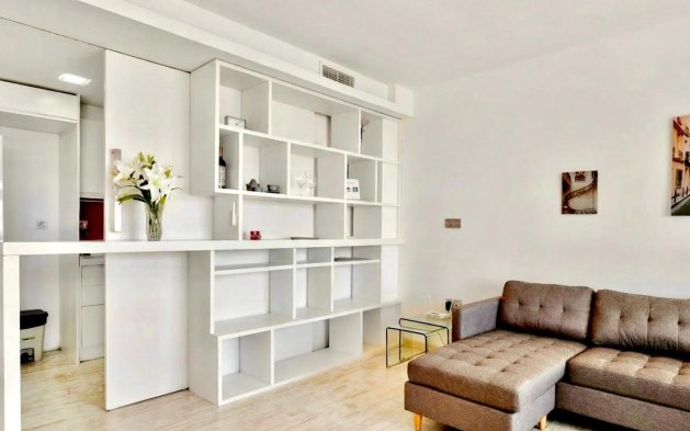 Resale - Apartment / flat - Torrevieja - Estacion de autobuses