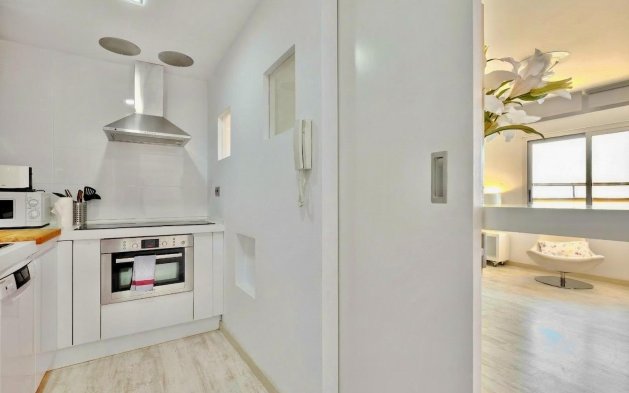 Resale - Apartment / flat - Torrevieja - Estacion de autobuses