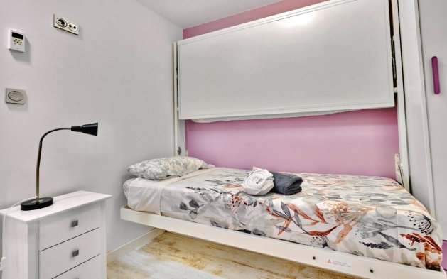 Resale - Apartment / flat - Torrevieja - Estacion de autobuses