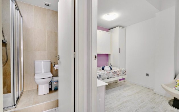 Resale - Apartment / flat - Torrevieja - Estacion de autobuses