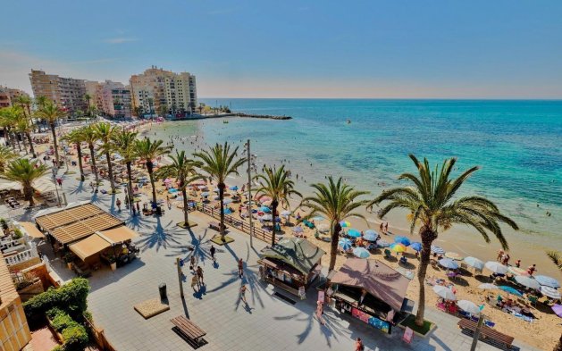 Resale - Apartment / flat - Torrevieja - Estacion de autobuses