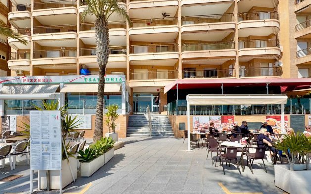 Resale - Apartment / flat - Torrevieja - Estacion de autobuses