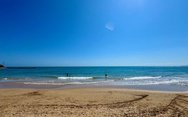 Resale - Apartment / flat - Torrevieja - Estacion de autobuses