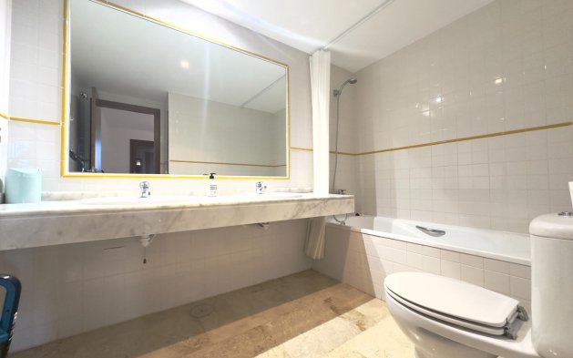 Resale - Apartment / flat - Torrevieja - Punta Prima