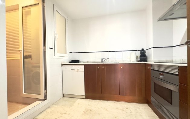 Resale - Apartment / flat - Torrevieja - Punta Prima