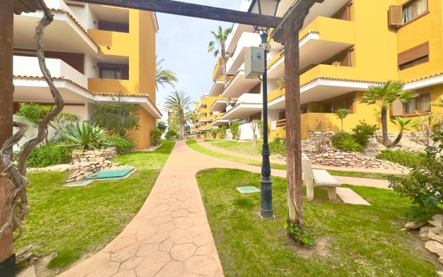 Resale - Apartment / flat - Torrevieja - Punta Prima