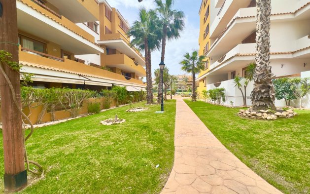 Resale - Apartment / flat - Torrevieja - Punta Prima