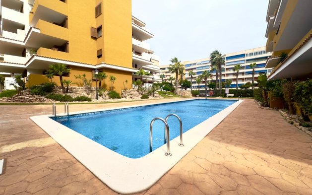 Resale - Apartment / flat - Torrevieja - Punta Prima
