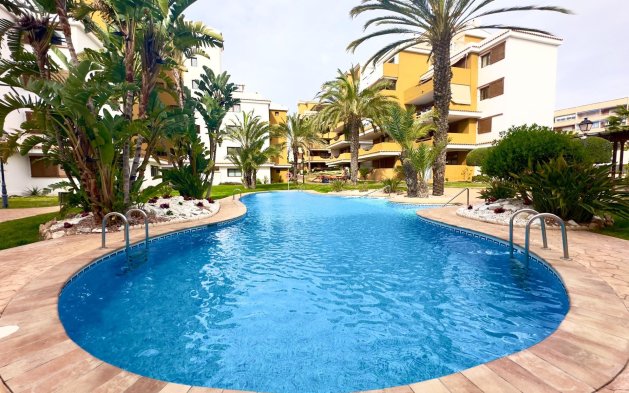 Resale - Apartment / flat - Torrevieja - Punta Prima