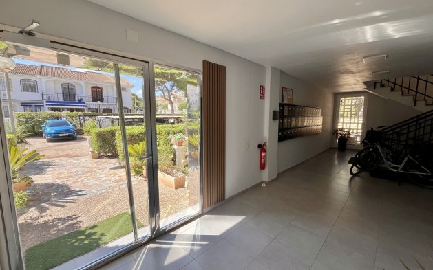Resale - Apartment / flat - Orihuela Costa - La Zenia