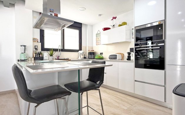 Perpardavimas - Vila - Orihuela Costa - Villamartín