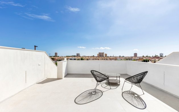 Obra nueva - Villa - Los Alcázares