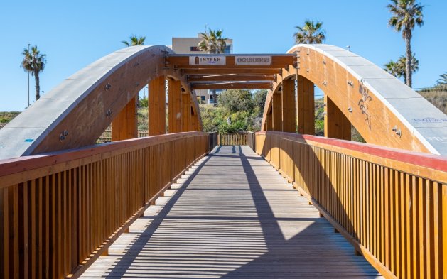 Resale - Bungalow - Pilar de la Horadada - Mil Palmeras