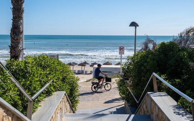 Resale - Bungalow - Pilar de la Horadada - Mil Palmeras