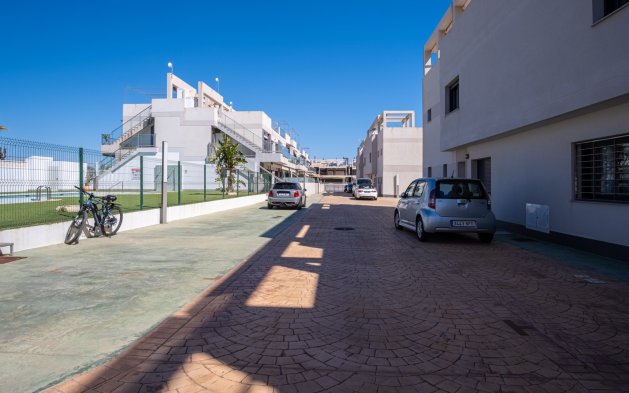 Resale - Bungalow - Pilar de la Horadada - Mil Palmeras