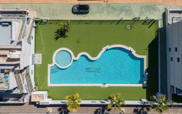 Resale - Bungalow - Pilar de la Horadada - Mil Palmeras