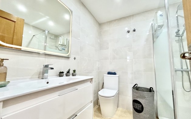 Resale - Apartment / flat - Orihuela Costa - Villamartín