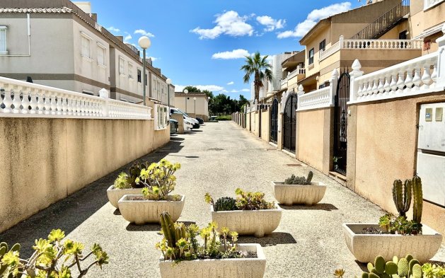 Resale - Apartment / flat - Orihuela Costa - Villamartín