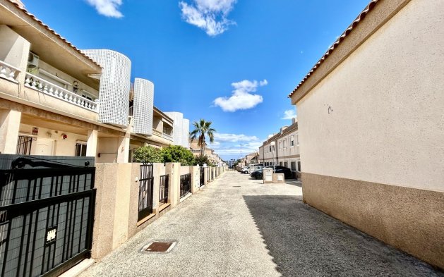Resale - Apartment / flat - Orihuela Costa - Villamartín
