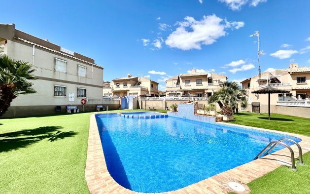 Resale - Apartment / flat - Orihuela Costa - Villamartín