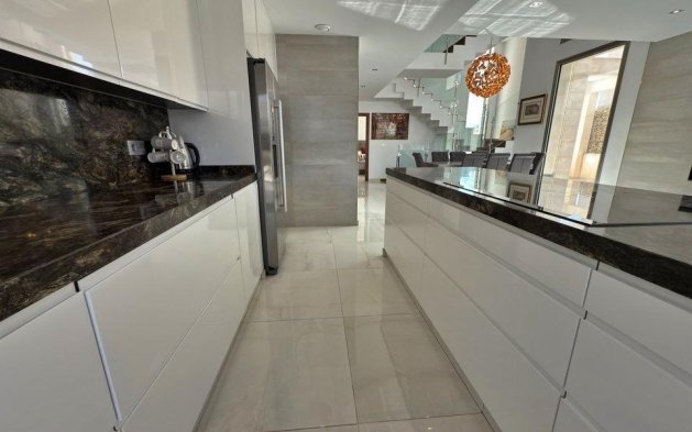 Resale - Villa - Orihuela Costa - Villamartín