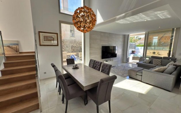 Resale - Villa - Orihuela Costa - Villamartín