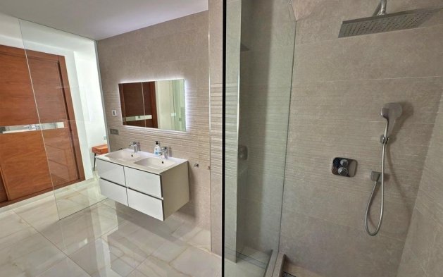 Resale - Villa - Orihuela Costa - Villamartín