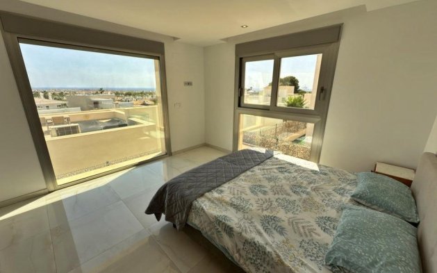 Resale - Villa - Orihuela Costa - Villamartín