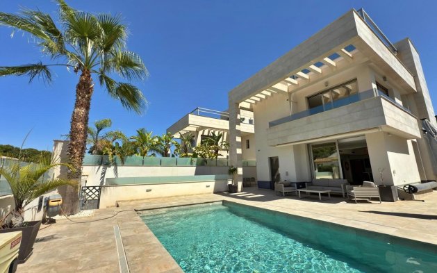 Resale - Villa - Orihuela Costa - Villamartín