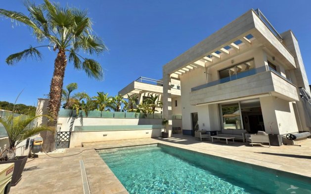 Resale - Villa - Orihuela Costa - Villamartín