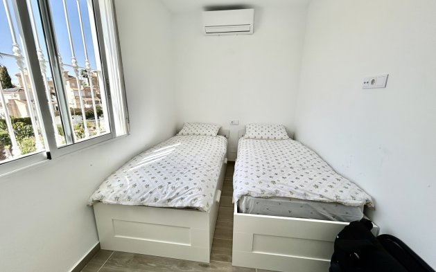 Resale - Villa - Orihuela Costa - Villamartín