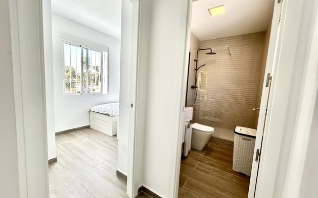 Resale - Villa - Orihuela Costa - Villamartín