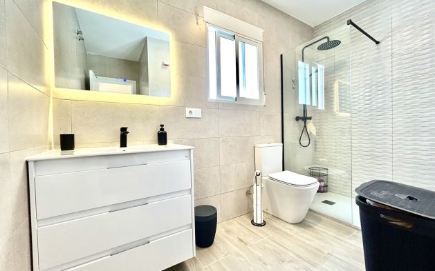 Resale - Villa - Orihuela Costa - Villamartín