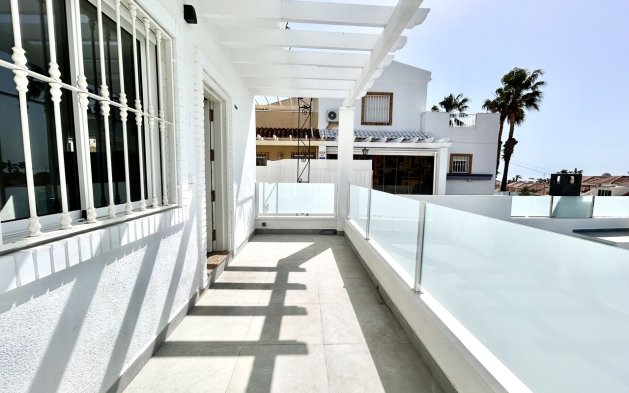 Resale - Villa - Orihuela Costa - Villamartín