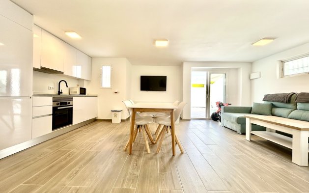 Resale - Villa - Orihuela Costa - Villamartín