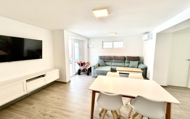 Resale - Villa - Orihuela Costa - Villamartín