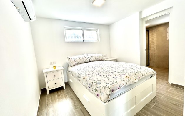 Resale - Villa - Orihuela Costa - Villamartín